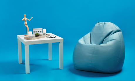 Jak wybrać idealną pufę worek do małego pokoju dziennego?