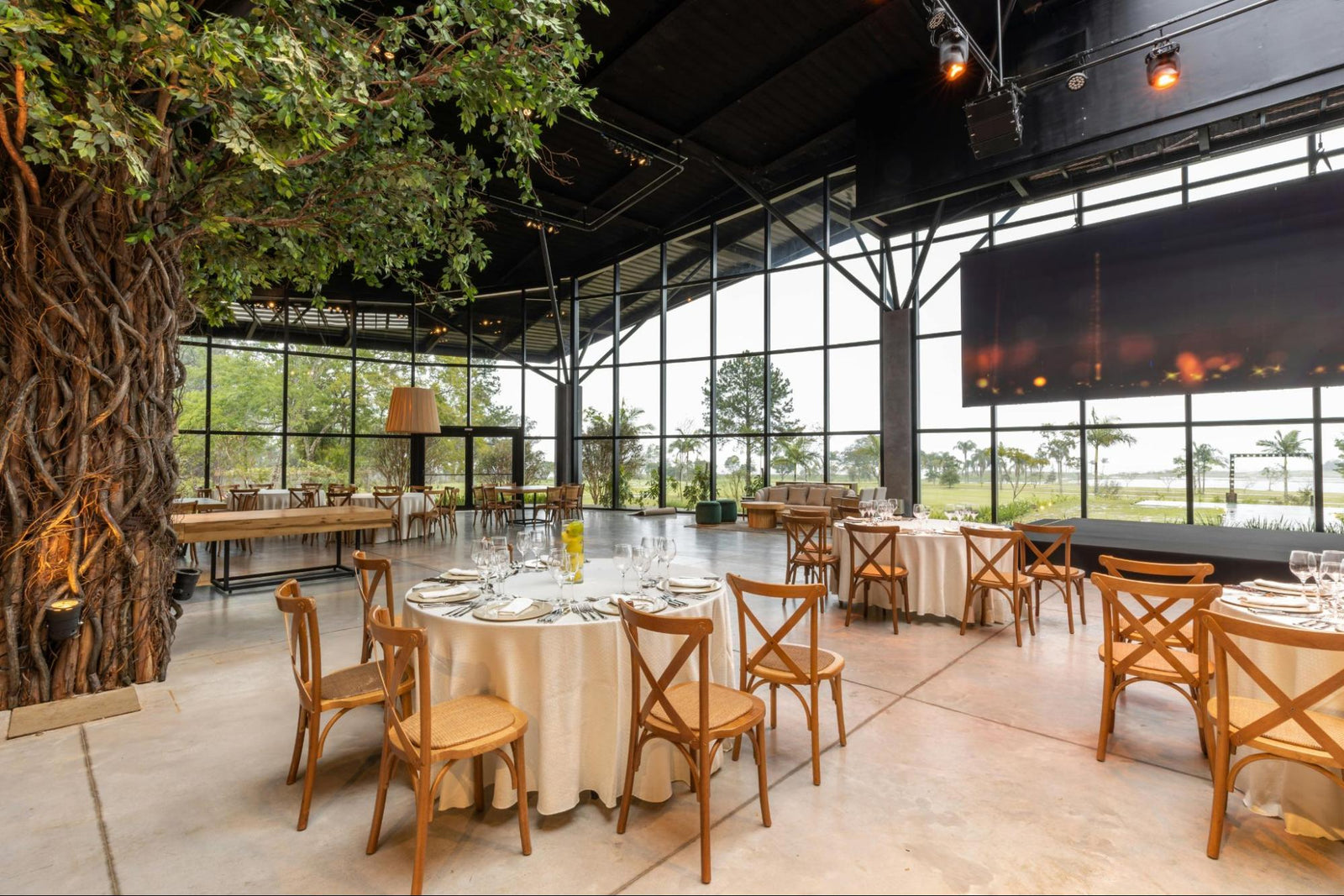 Trendy ślubne na rok 2025: co będzie modne w tym sezonie?