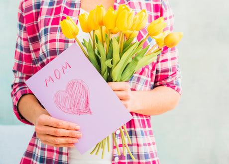 Jak zrobić laurkę na dzień mamy? Sprawdź nasze top 5 pomysłów