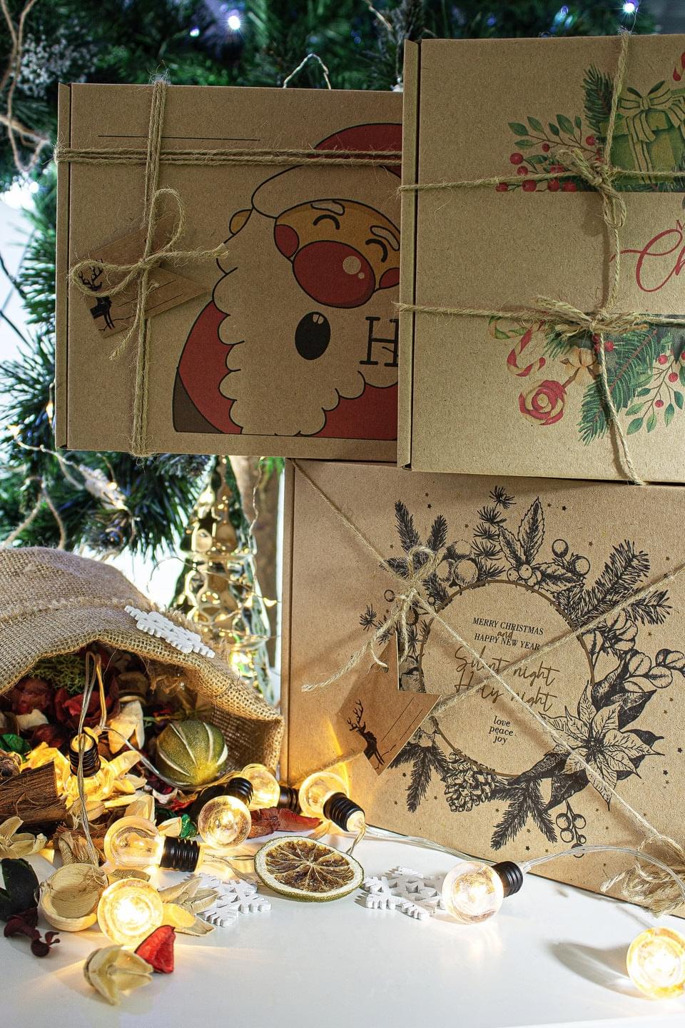 Kartony świąteczne prezentowe ZESTAW 3szt. MIKOŁAJ