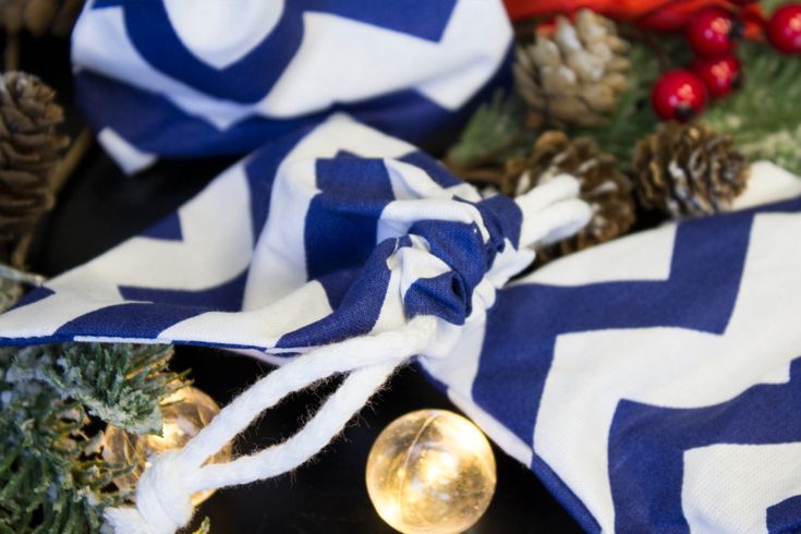 Woreczek na drobiazgi 10x10 cm 135 g/m2 zygzak