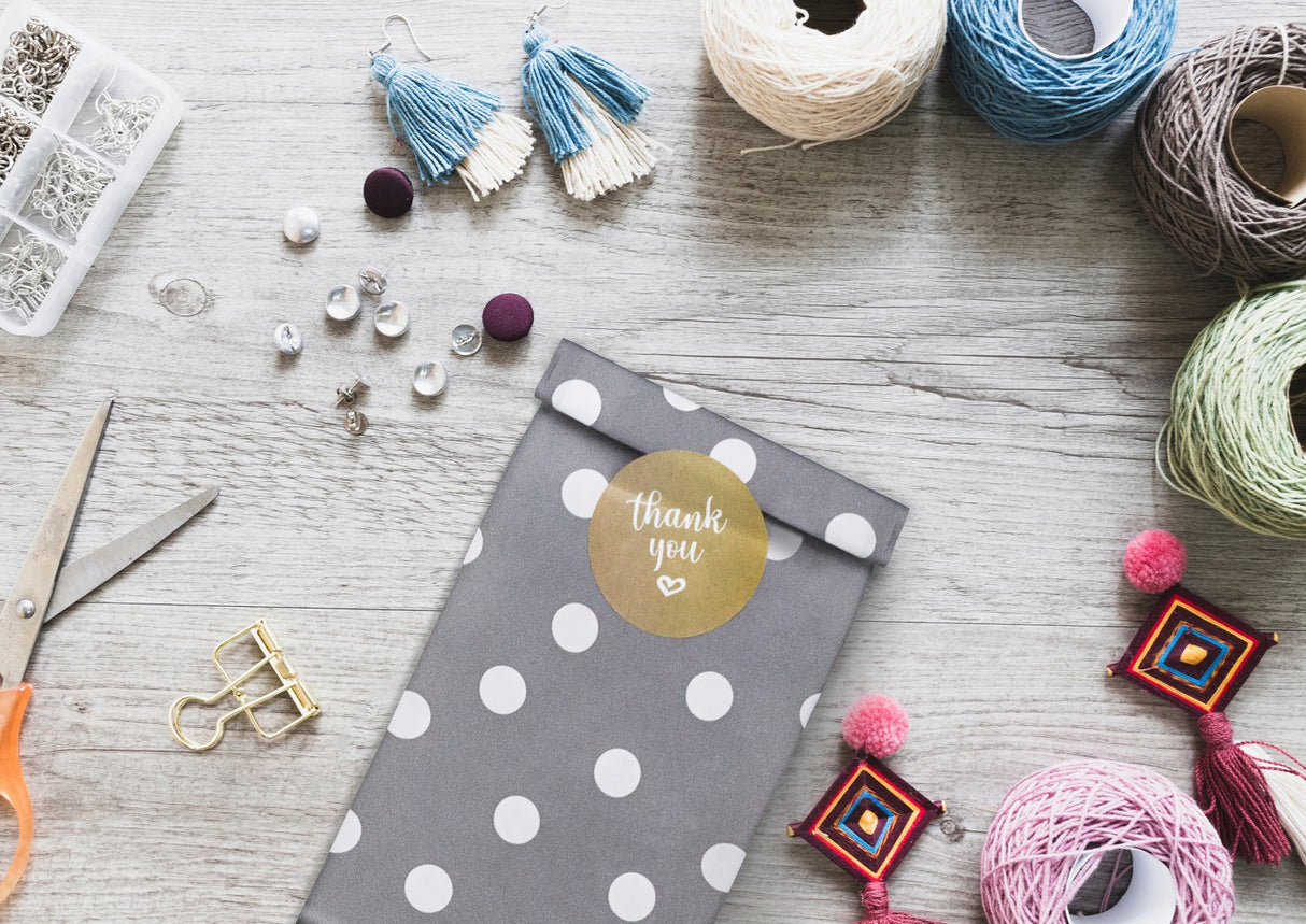 Torba papierowa klockowa 100x65x260mm w groszki Szara + złote naklejki Thank You