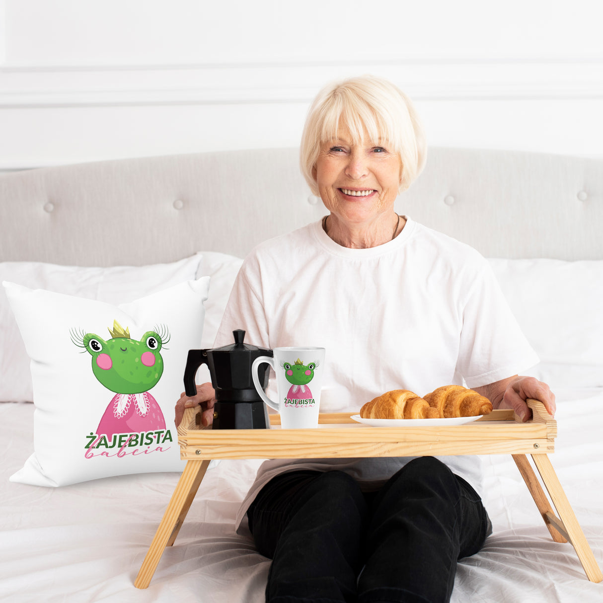 Zestaw Fartuch,Kubek,Poduszka Żajebista Babcia Prezent na Dzień Babci