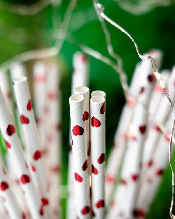 Słomki papierowe BŁYSZCZĄCE SERCA CZERWONE 20cm ekologiczne 250szt