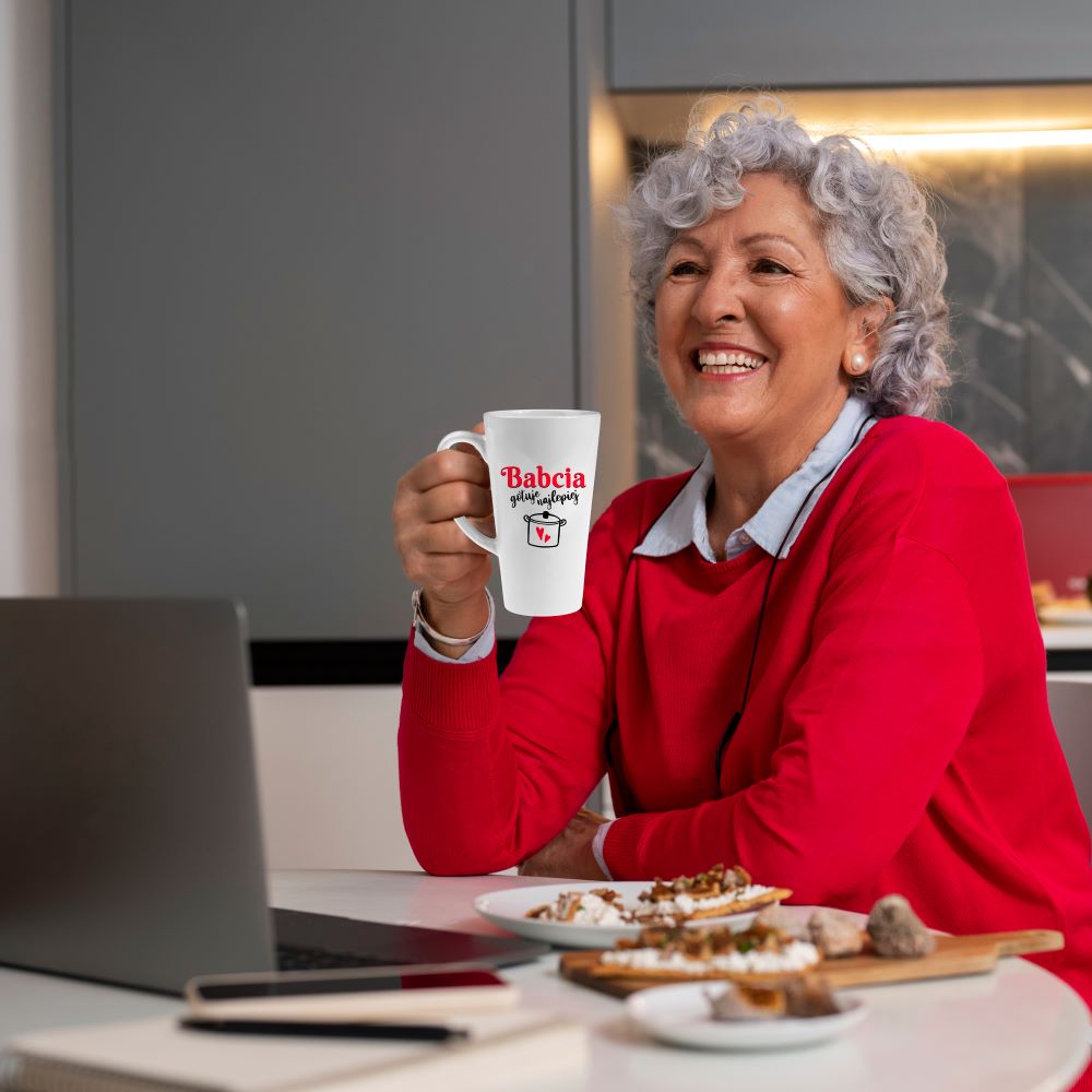 Zestaw Fartuch,Kubek,Poduszka Babcia gotuje Najlepiej Prezent na Dzień Babci