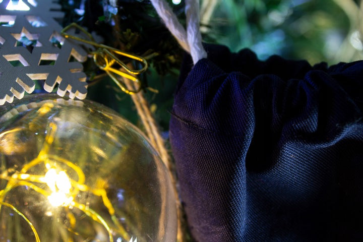 Woreczek świąteczny 10x18cm GRANATOWY ŚNIEŻKI