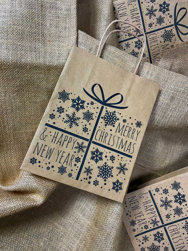 Torba papierowa świąteczna 18x8x22cm PREZENT