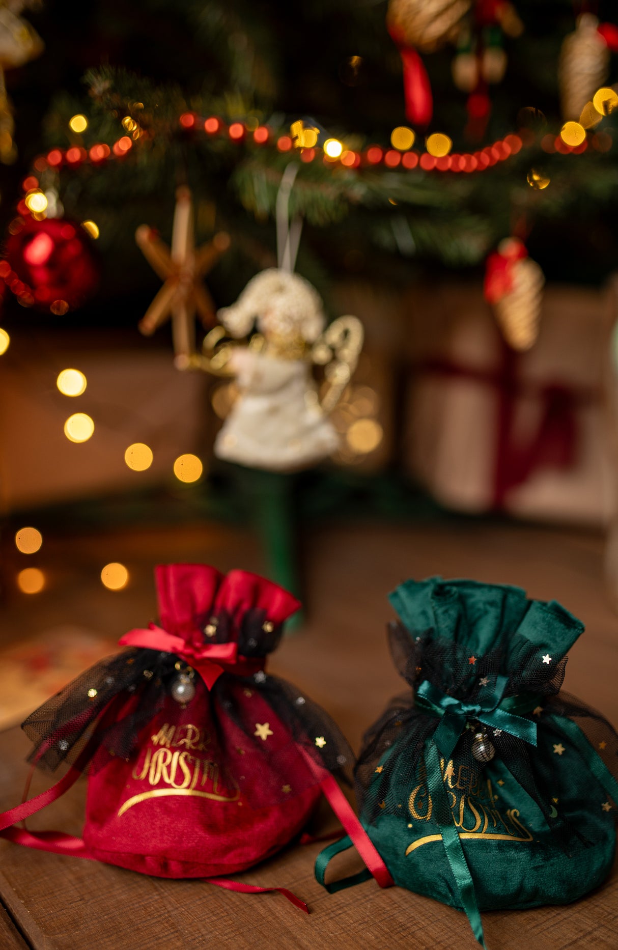 Świąteczne welurowe woreczki Merry Christmas