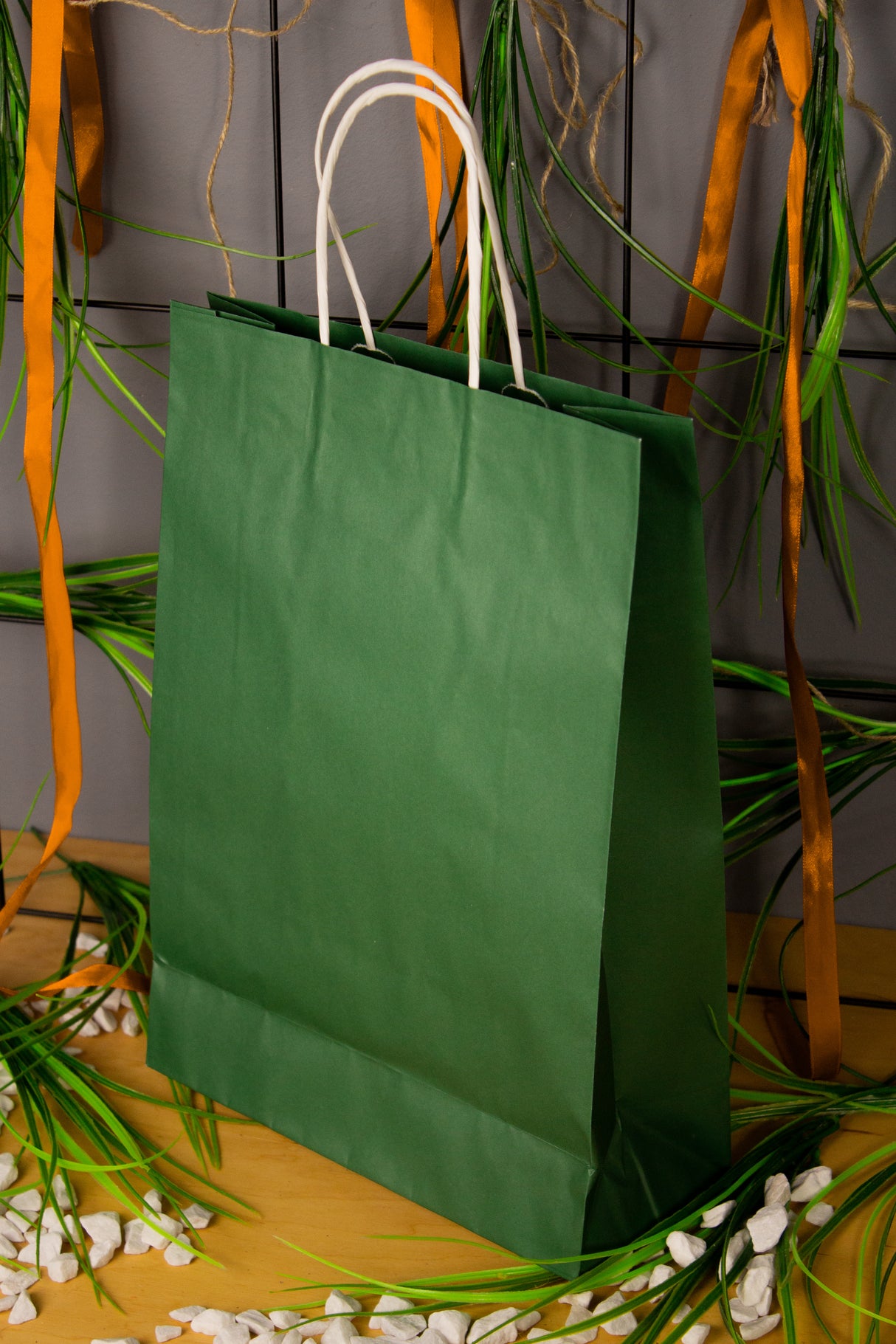 Torba papierowa z uchwytem skręcanym 240x100x340mm Ciemnozielona Premium