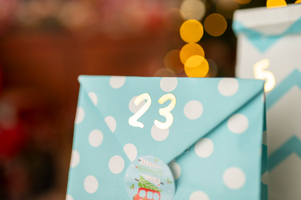 Papierowy kalendarz adwentowy 130x80x240mm Biało Niebieski