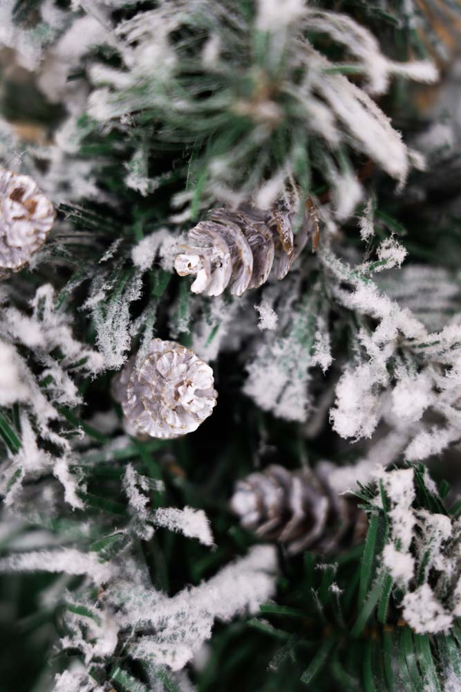 Szyszki Oszronione dekoracyjne Ozdoba świąteczna 8szt.