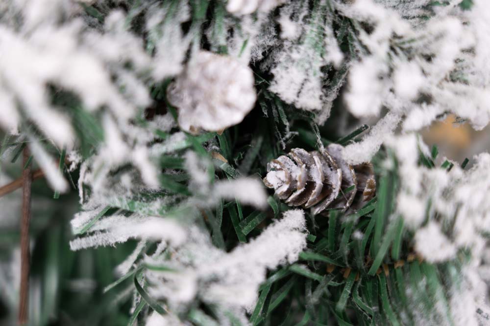 Szyszki Oszronione dekoracyjne Ozdoba świąteczna 8szt.