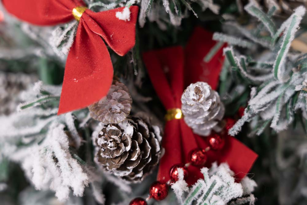 Szyszki Oszronione dekoracyjne Ozdoba świąteczna 8szt.