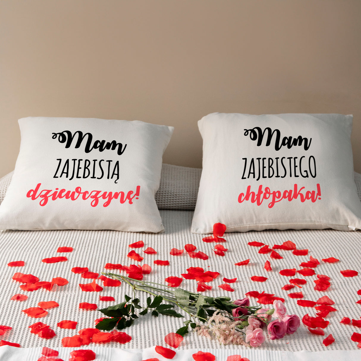 Prezent na walentynki poduszki MAM ZAJEBISTĄ DZIEWCZYNĘ