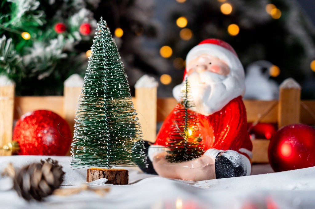 Dekoracyjna CHOINKA z efektem śniegu OŚNIEŻONA 15cm