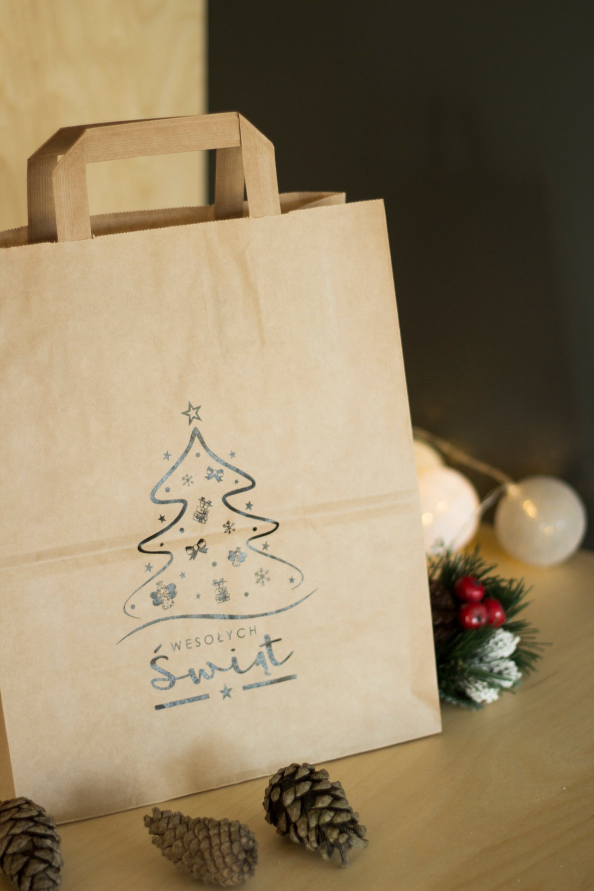 Torba papierowa świąteczna 220x110x280mm Wesołych Świąt Choinka