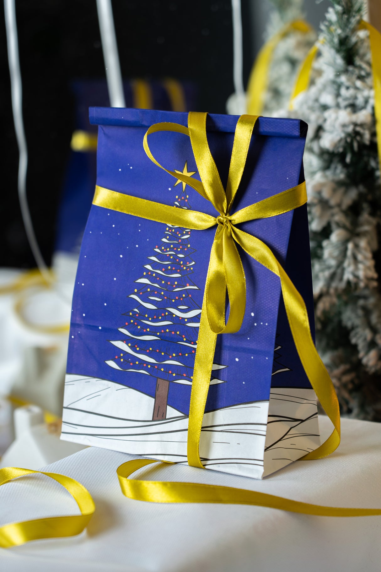 Torba papierowa świąteczna 160x80x270mm Choinka