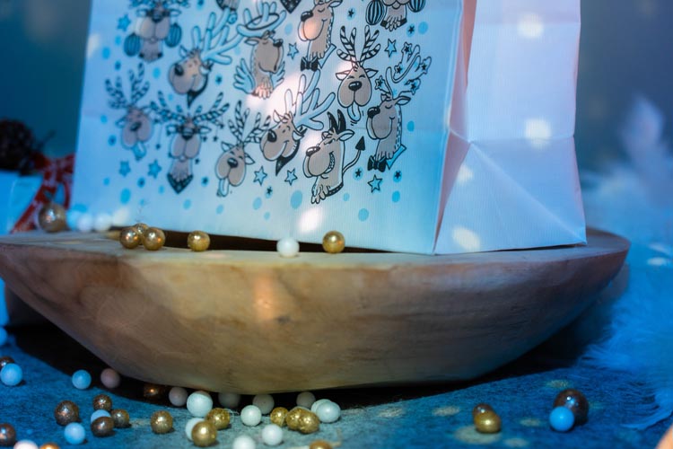 Torba papierowa świąteczna 240x100x320mm Renifery