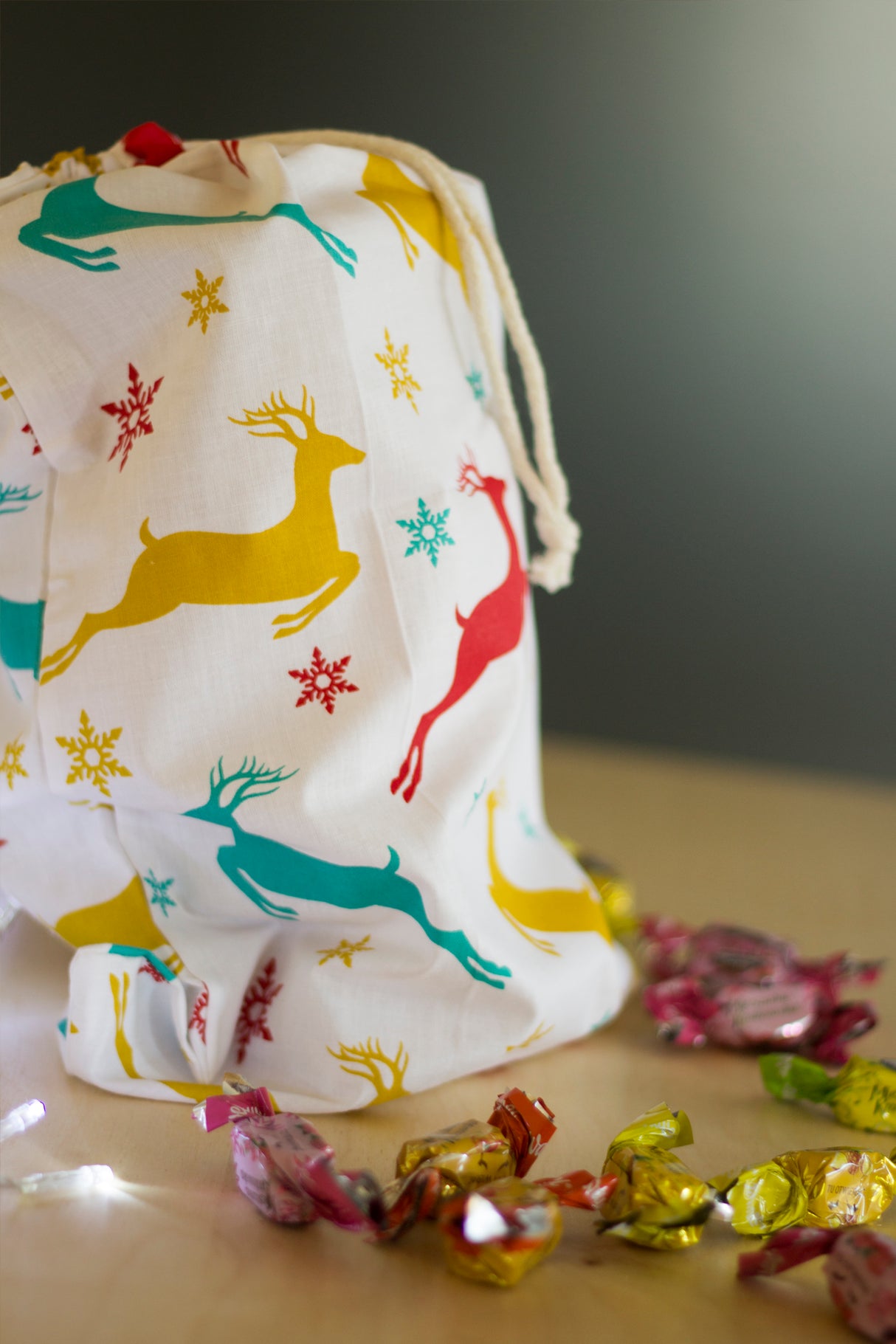 Woreczek bawełniany 30x45 cm Kolorowe Renifery