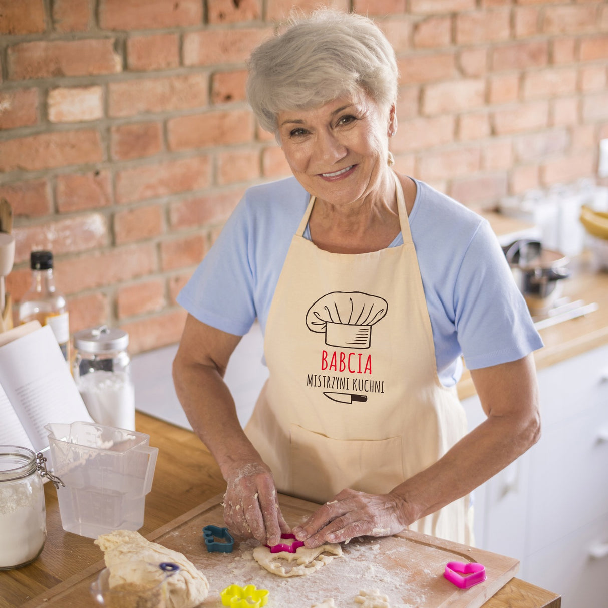 Zestaw Fartuch,Kubek,Poduszka Babcia Mistrzyni Kuchni Prezent na Dzień Babci