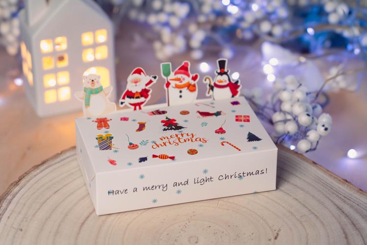 Pudełka świąteczne Mikołaj Bałwan Miś Pingwin 10szt.