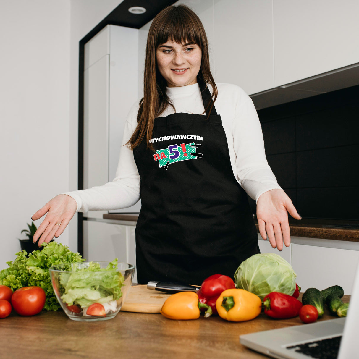 Prezent na dzień nauczyciela fartuch WYCHOWAWCZYNI NA 5