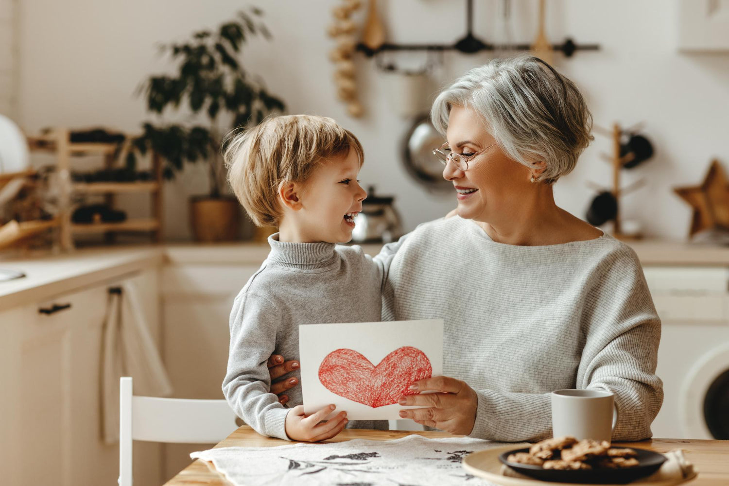 Prezent dla Babci, która ma wszystko-  sprawdzone pomysły na personalizowane upominki