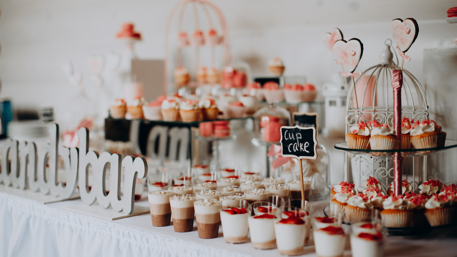 Jak zrobić szybki deser? 6 prostych przepisów na desery w pucharku