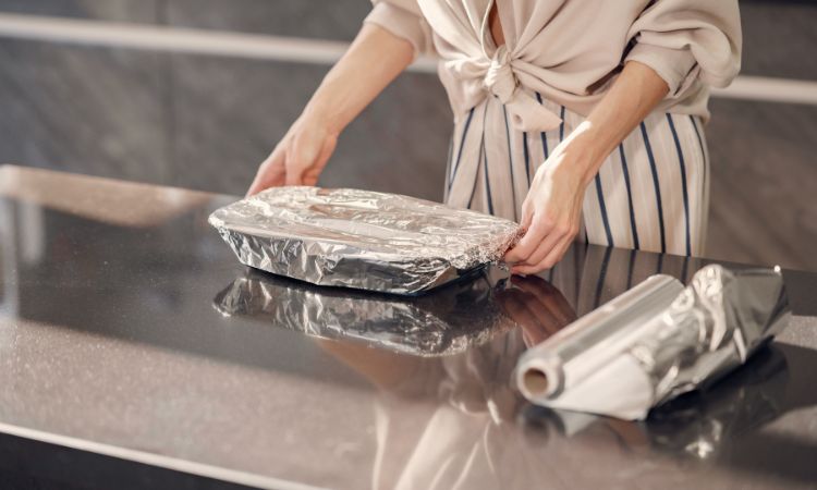 folia aluminiowa w zmywarce