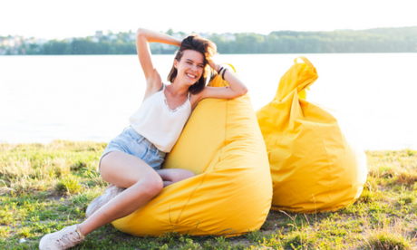 Worek do siedzenia na taras. Poznaj najmodniejsze wzory na sezon wiosna/lato 2023