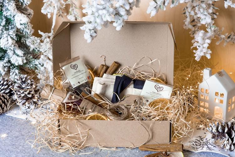 Kosz prezentowy SYROP HERBATA POMARAŃCZA