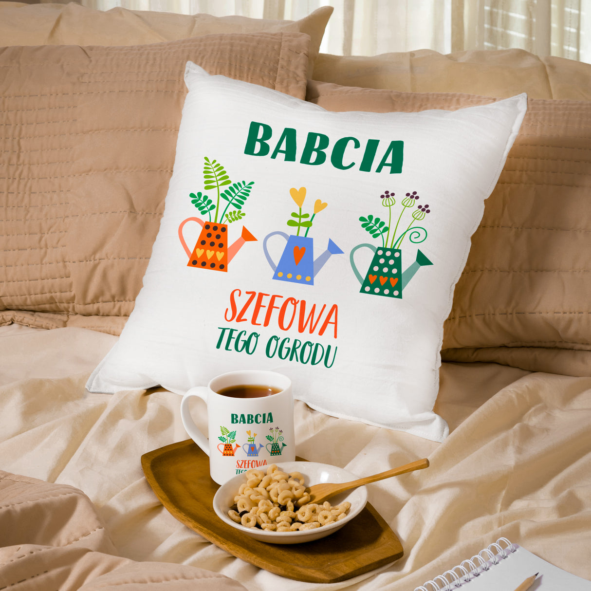 Zestaw Poduszka Kubek Szefowa tego ogrodu Prezent na Dzień Babci