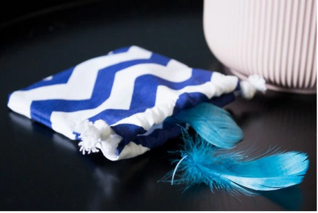 Woreczek na drobiazgi 10x10 cm 135 g/m2 zygzak