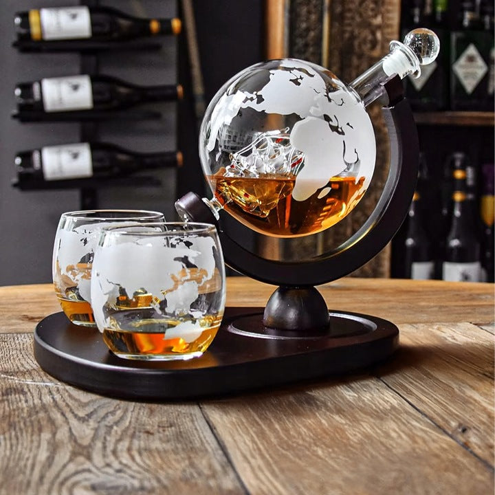 Karafka globus na stojaku z 2 szklankami