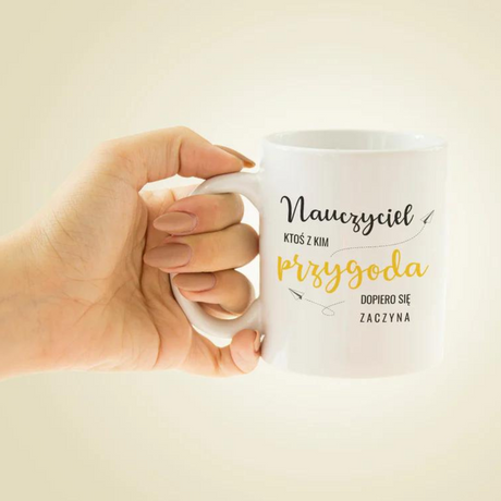 Prezent na dzień nauczyciela KUBEK PRZYGODA DOPIERO SIĘ ZACZYNA