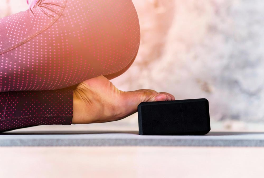 Czarna kostka do jogi