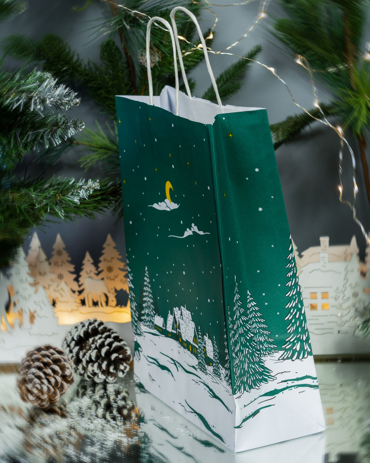 Torba papierowa świąteczna 24x10x32cm Zielona Choinka
