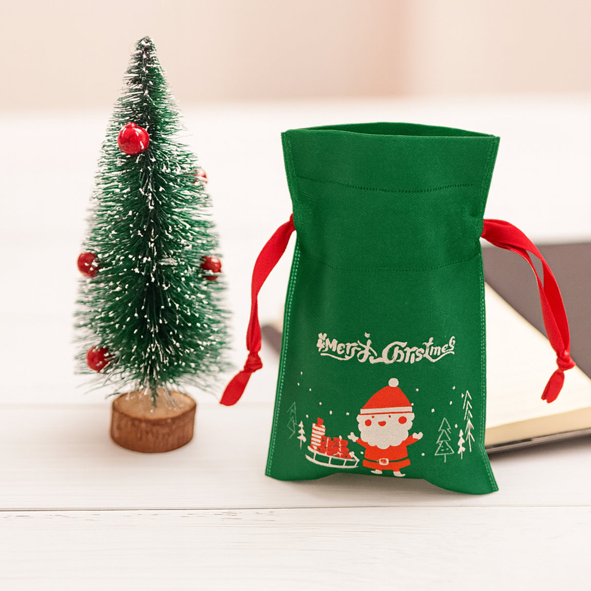 Worek wigofilowy 150x210mm Zielony Mikołaj 10szt.